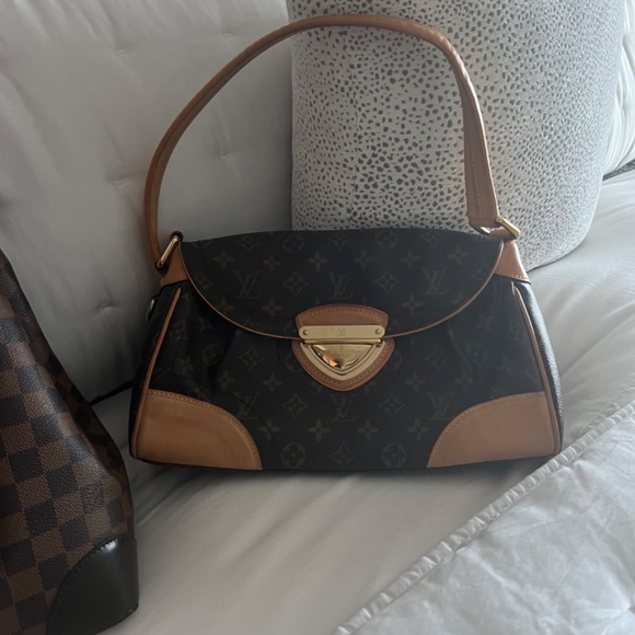 Louis Vitton purses - Picture 2 of 2